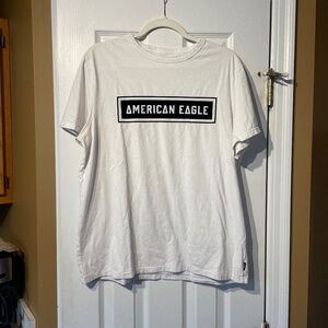 American Eagle tshirt